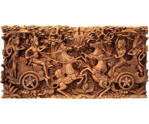 Панно, посвящённое богу Вишну, летящему на своей ездовой птице Гаруде